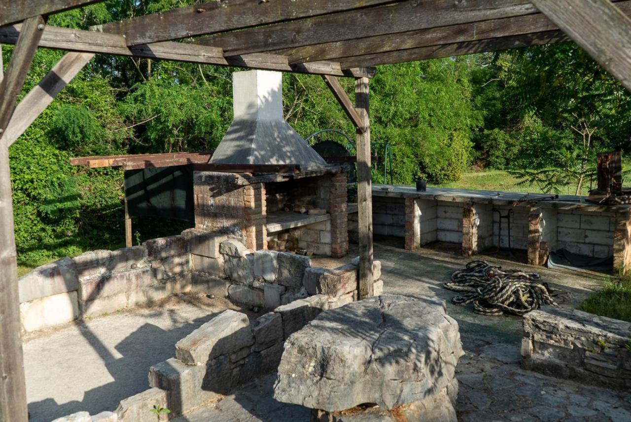 Julijud, Heated Pool, Jacuzzi, Dome And Sauna Brajkovici  외부 사진